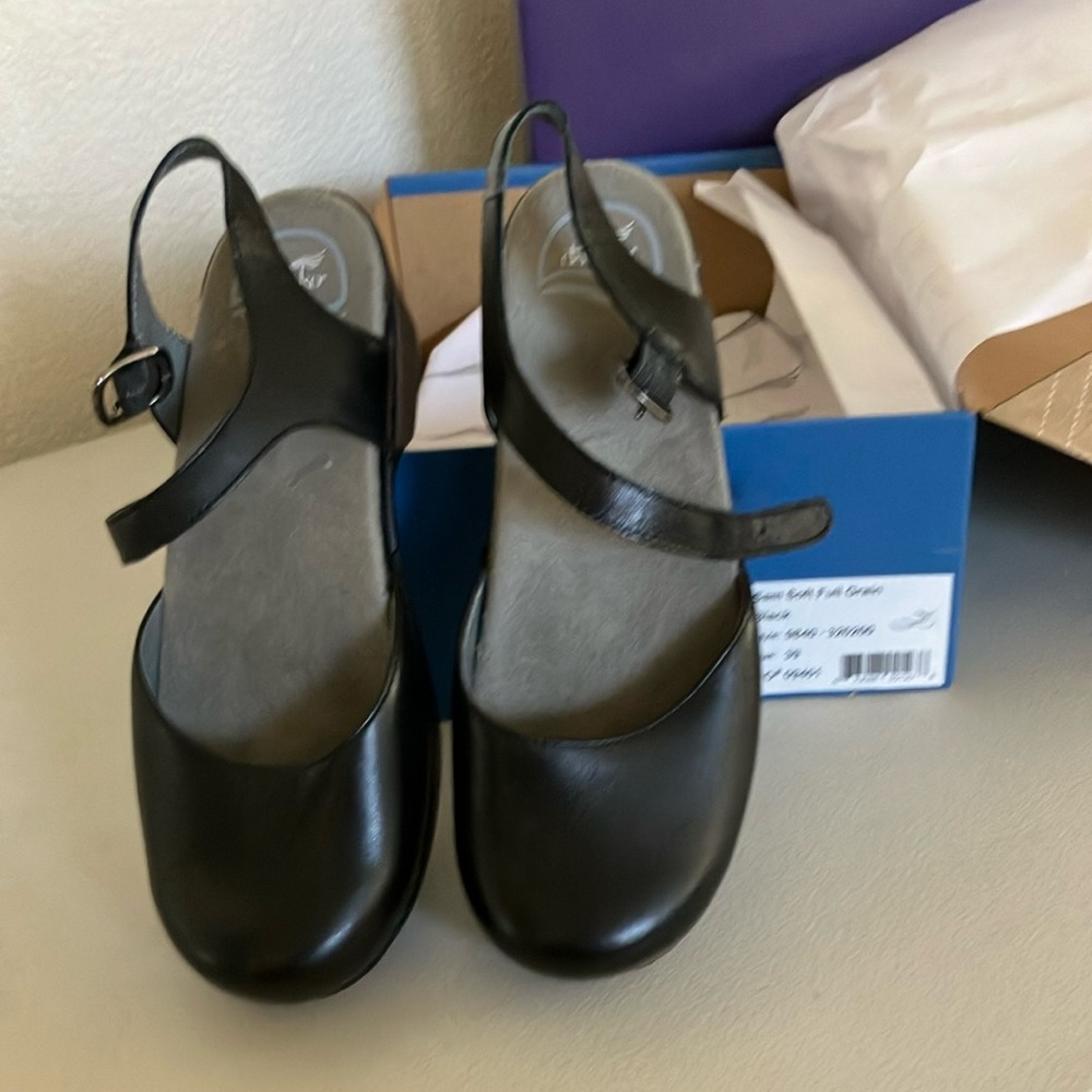 Women's Black Leather Dansko Slingback Shoes